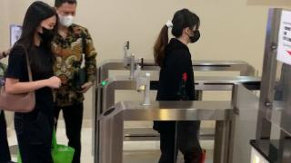 Penampakan Vanessa Khong, Pacar Indra Kenz Penuhi Panggilan Bareskrim