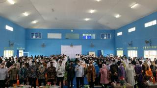 Gubernur Ansar Janji Tambah Insentif dan Sagu Hati Guru Non ASN Tahun Depan