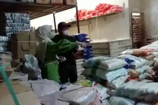 Swalayan di Tanjungpinang Kedapatan Jual Beras Langgar Permendag