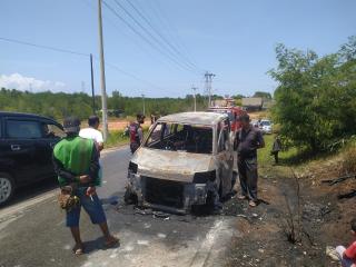 Mobil APV Angkut Jemaat Gereja Terbakar di Bintan