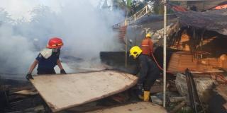 Pabrik Peti Mati Ludes Terbakar, Penyebab Masih Diselidiki Polisi