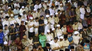 Mulai 1 April, Salat Berjemaah di Malaysia Tak Lagi Jaga Jarak