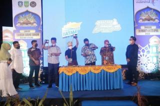 Menteri Sandiaga Uno Bikin Teh Tarik di Batam Wonderfood dan Art Ramadan