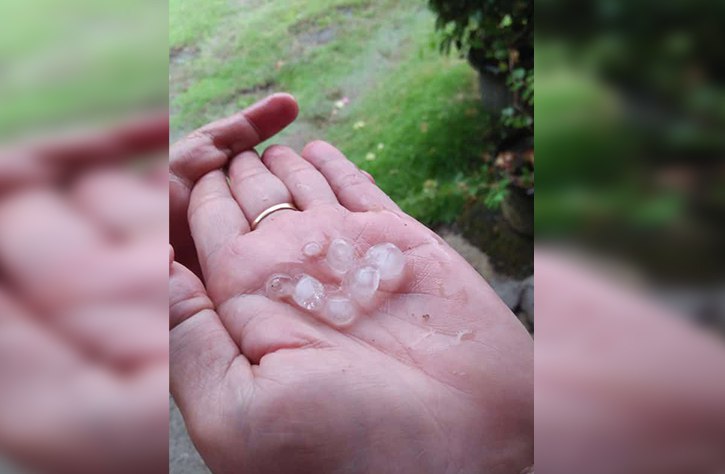Hujan Es Guyur 2 Kampung di Bintan Timur, Lurah: Es Segede Jempol