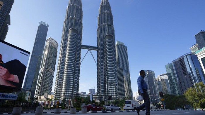 Malaysia Resmi Masuk Fase Awal Endemi COVID-19 Hari Ini