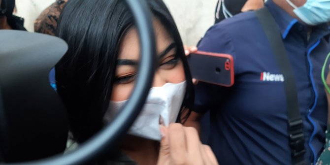 Kasus Dugaan Pornografi, Dea onlyfans Penuhi Panggilan Polisi