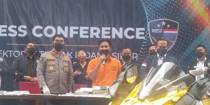 Polisi Perpanjang Masa Penahanan Doni Salmanan Selama 40 Hari