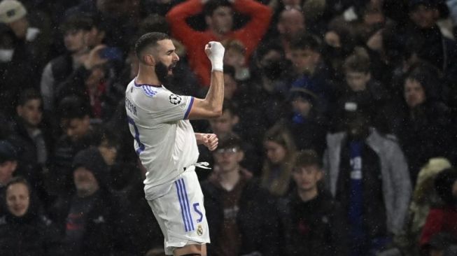 Hattrick Benzema Benamkan Chelsea di Stamford Bridge