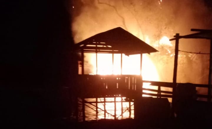 Tiga Unit Ruko Milik Pemdes Kote di Lingga Hangus Terbakar