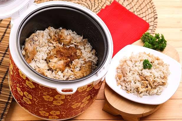 Resep Nasi Ayam Rice Cooker untuk Menu Sahur, Praktis!
