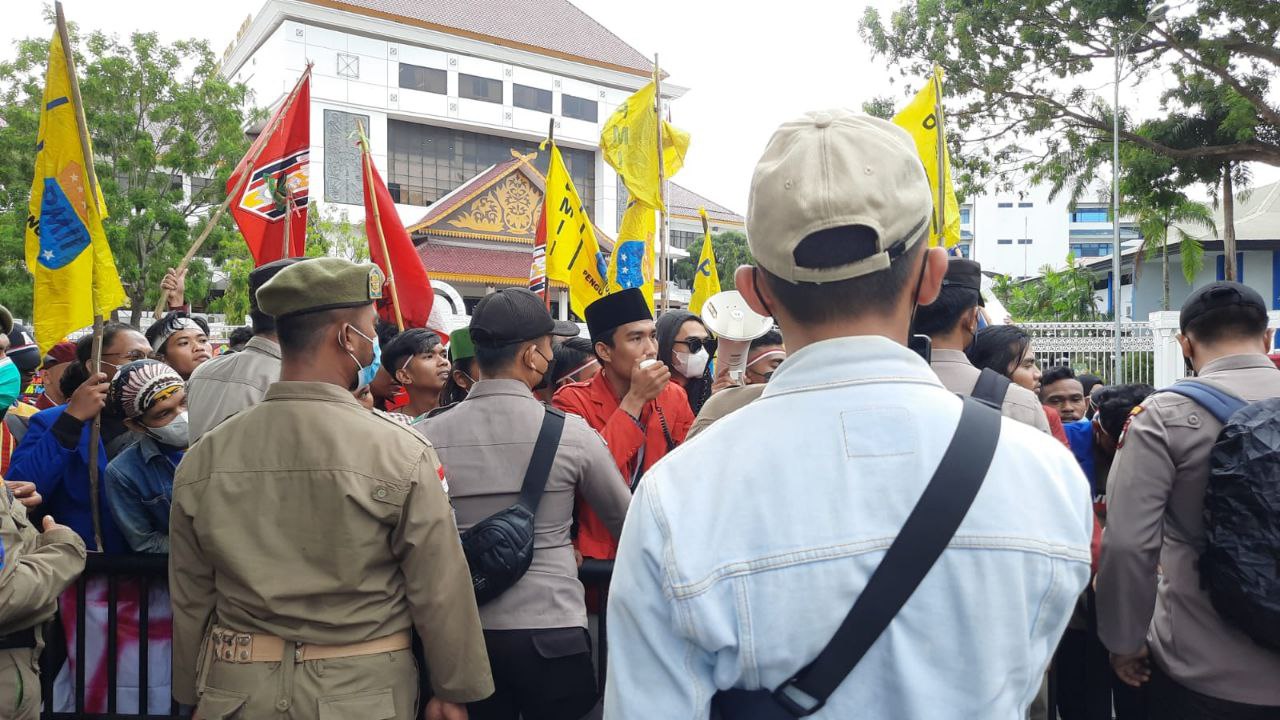 Demo Mahasiswa di Batam, Jalan Engku Putri Sempat Diblokir Massa 