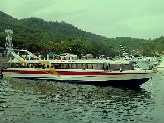 Kapal Karunia Jaya ke Tanjungbatu Terombang-ambing 2 Jam di Laut: Anak-anak Histeris