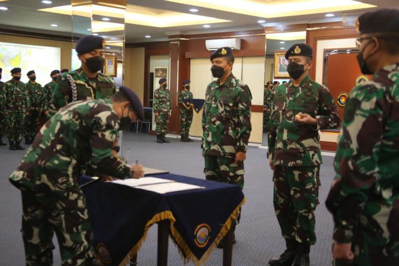 Laksma Kemas Resmi Jabat Komandan Lantamal IV Tanjungpinang