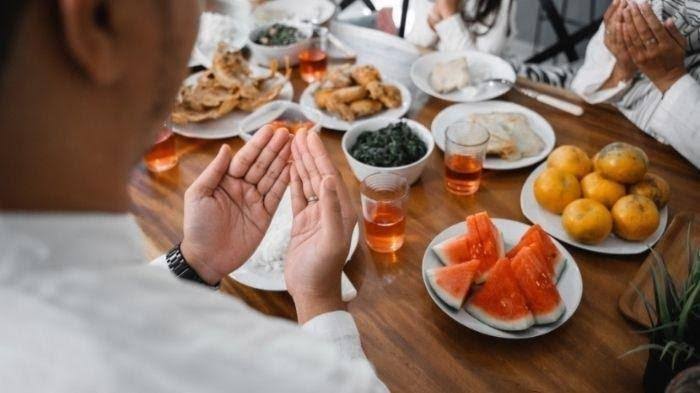 Hindari Makanan Ini saat Berbuka Puasa Biar Jantung Tetap Sehat