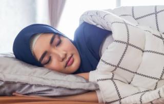 Bahaya Tidur Setelah Sahur bagi Kesehatan, Risiko GERD hingga Sembelit