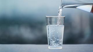 Cegah Dehidrasi, Begini Aturan Minum 8 Gelas Air Saat Puasa
