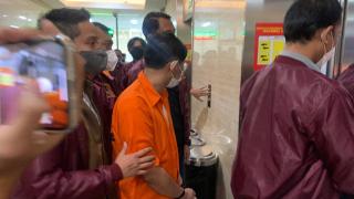 Penampakan Guru Indra Kenz, Fakar Suhartami Berbaju Tahanan Bareskrim