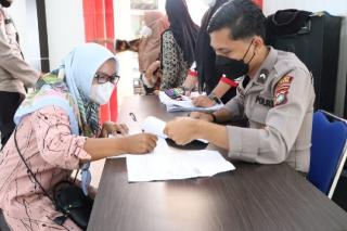 Sudah 3 Ribu Orang Warga Lingga Terima Bantuan Tunai PKLWN