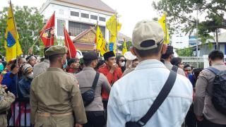 Demo MahasiswaÂ di Batam, Jalan Engku Putri Sempat Diblokir Massa 