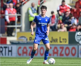 Elkan Baggott Pamer Debut di Liga Inggris
