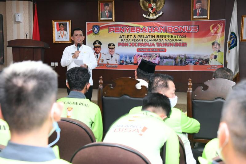 Gubernur Kepri Silaturahmi dengan Atlit dan Official PON Papua