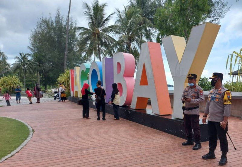 Libur Lebaran, Ribuan Warga Padati Kawasan Wisata di Bintan