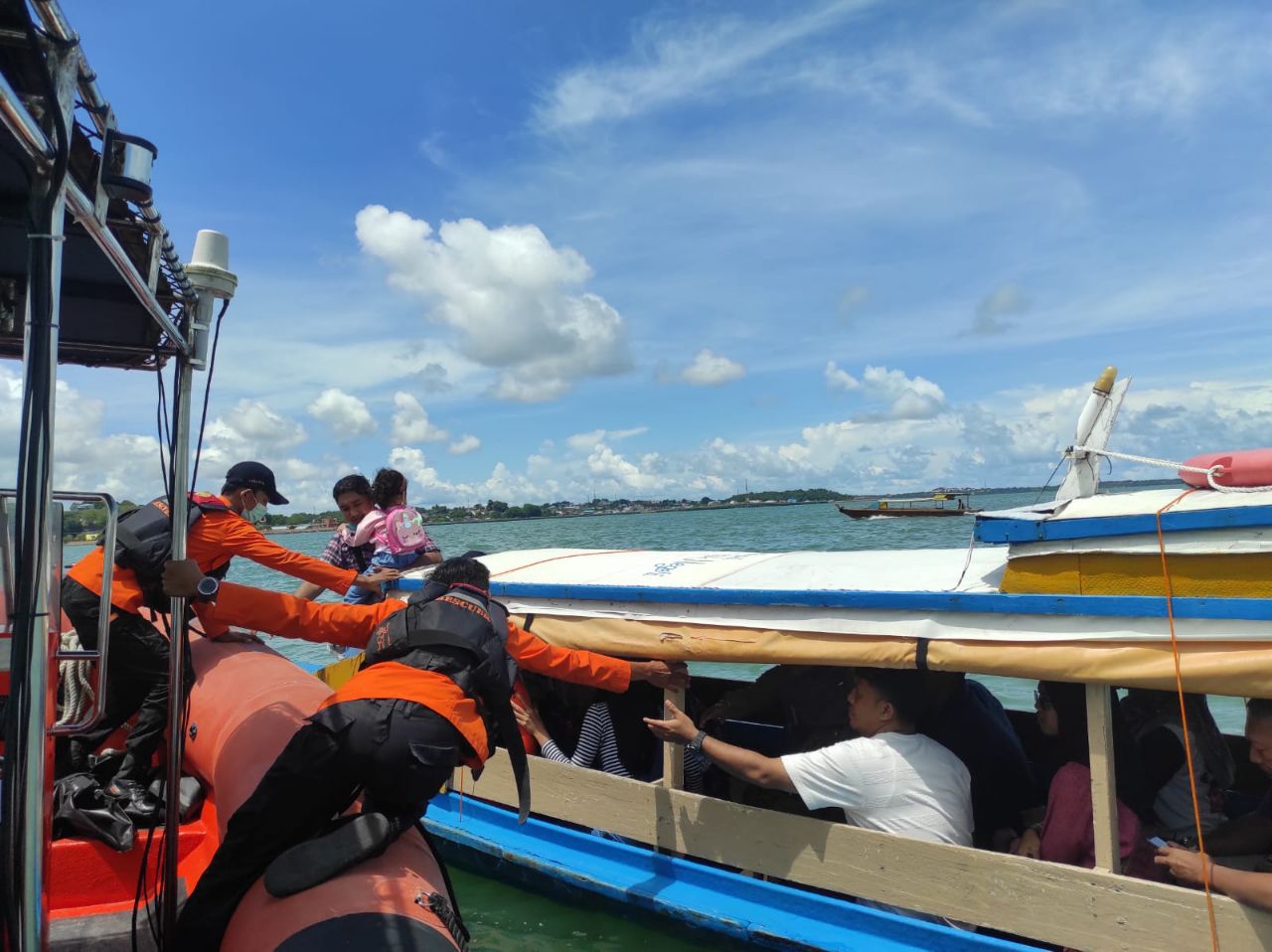 Wisawatan ke Pulau Penyengat Nyaris Celaka di Tengah Laut