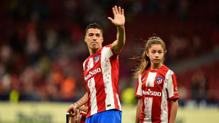 Tangis Haru Luis Suarez Tinggalkan Atletico Madrid