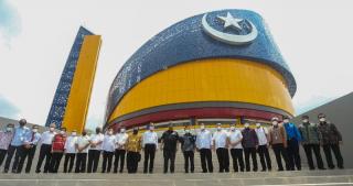 Masjid Tanjak Hang Nadim, Destinasi Wisata Religi Baru Berbentuk Unik