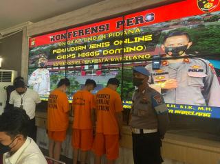 Polisi Tangkap Bandar dan Pemain Judi Online Chips Higgs Domino di Batam