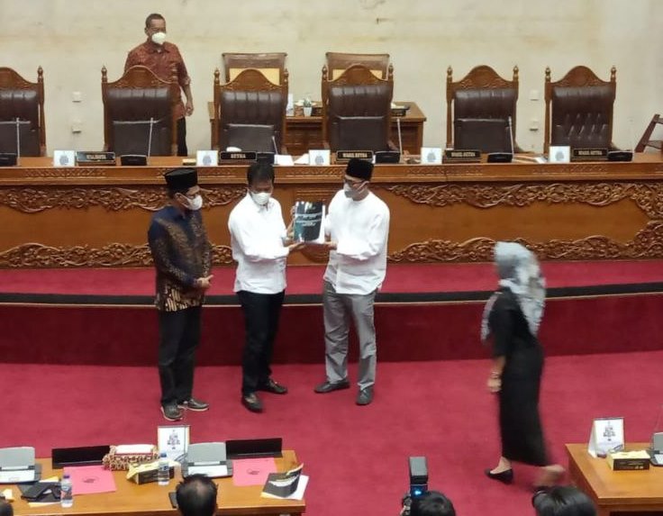 Wali Kota Rudi Banggakan Raihan Opini WTP ke DPRD Batam