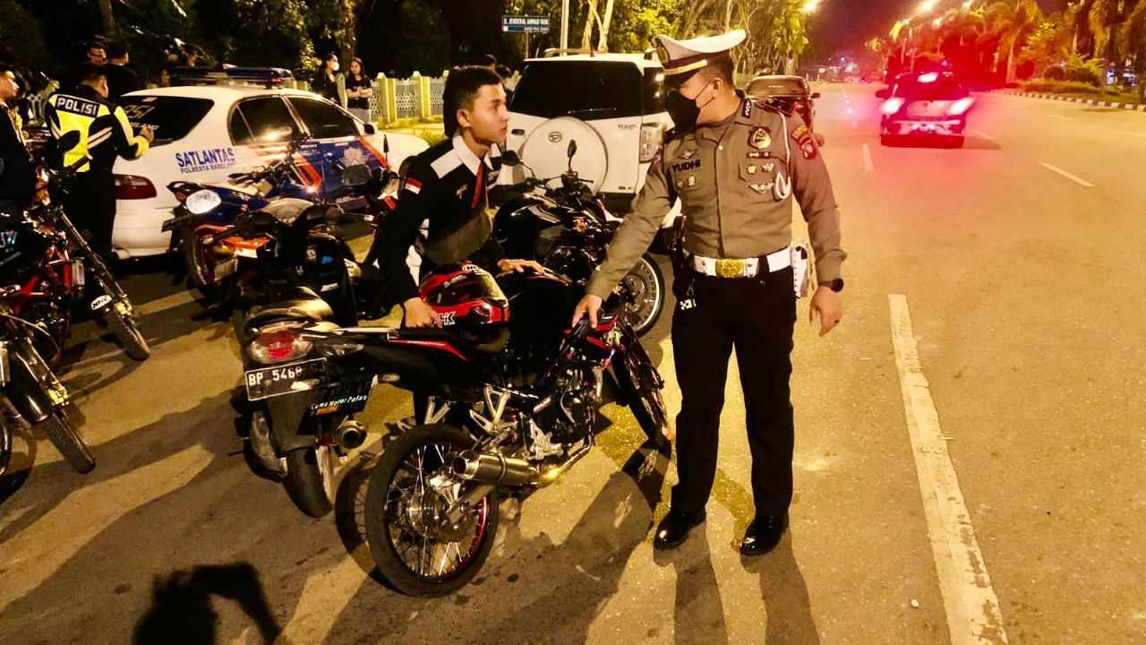 Razia Balap Liar di Batam Center, 59 Sepeda Motor Diangkut Polisi