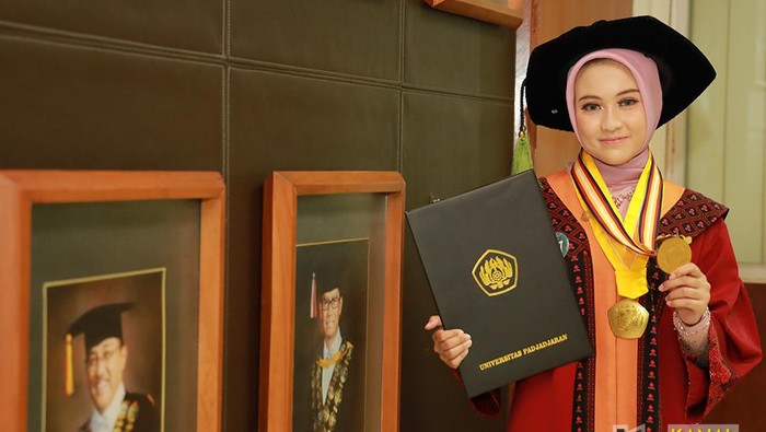 Kisah Rein Lulus Kedokteran Unpad 3,5 Tahun di Usia 19 Tahun