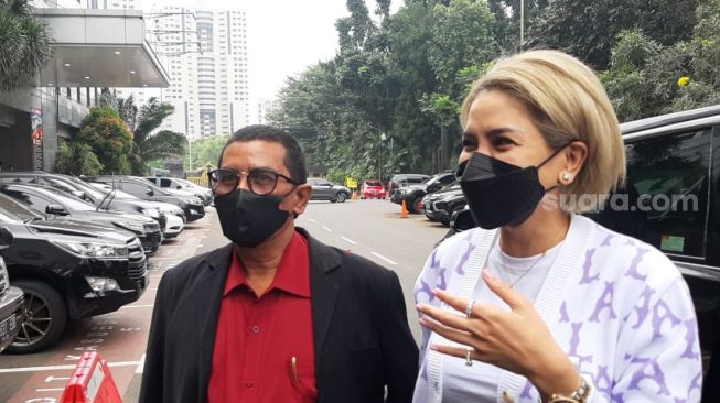 Polisi Datangi Rumah Nikita Mirzani Jam 3 Dini Hari, Ada Apa?