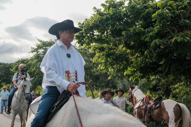 Pilpres Kolombia: Mantan Pejuang Gerilya Kalahkan Pengusaha