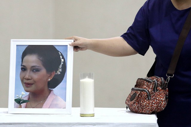 Hujan dan Suasana Haru Iringi Prosesi Pemakaman Rima Melati
