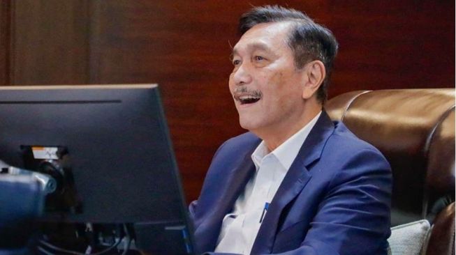 Menteri Luhut: Beli Minyak Goreng Curah Wajib Tunjukkan NIK dan PeduliLindungi