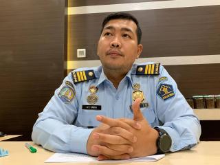 Warga Karimun Ramai-ramai Urus Paspor, Ini Kata Imigrasi