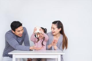 Survei Pegadaian: Punya Pasangan Hidup Melek Keuangan Itu Penting!