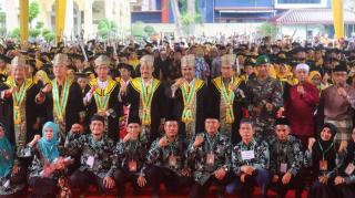 Bupati Rafiq Wisuda 524 Satri Dua Kecamatan di Karimun