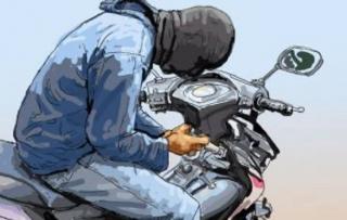 Maling Gasak Motor Parkir di Kos-kosan Tebing Karimun