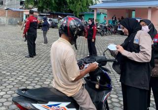 Operasi Patuh Seligi 2022 di Karimun Juga Cek Administrasi Pajak Kendaraan Warga 