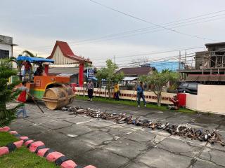 Polisi Karimun Musnahkan 135 Unit Knalpot Racing