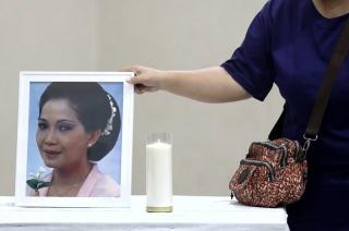Hujan dan Suasana Haru Iringi Prosesi Pemakaman Rima Melati