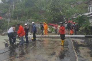 Puting Beliung Terjang Anambas, Tumbangkan Pohon dan Tiang Listrik