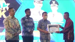 PLN Batam Raih Peringkat Pertama PPJU Taat Pajak 2022