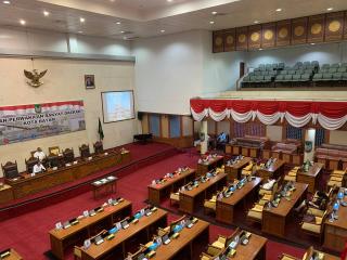 Rapat Paripurna DPRD Batam Didominasi Kursi Kosong