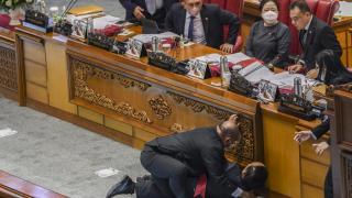 Golkar Cerita Puan Kasih Cokelat ke Muhidin Usai Ambruk di Paripurna