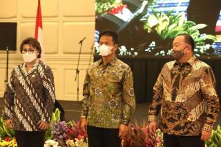 Kepala BP Batam Terima Anugerah Bintang Bhakti Tri Dharma Nararya
