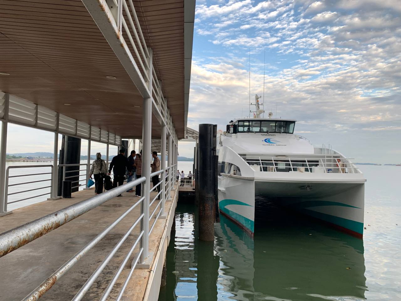 Kapal MV Putri Anggreni 03 Trayek Batam-Johor Perdana BerlayarÂ 